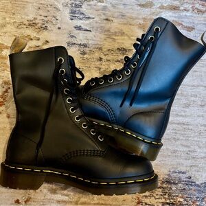 New! Dr Martens Vegan 1490 Felix Mid Combat Boots